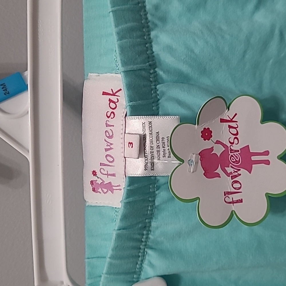 New Ruffle Capri Pants - Picture 2 of 2